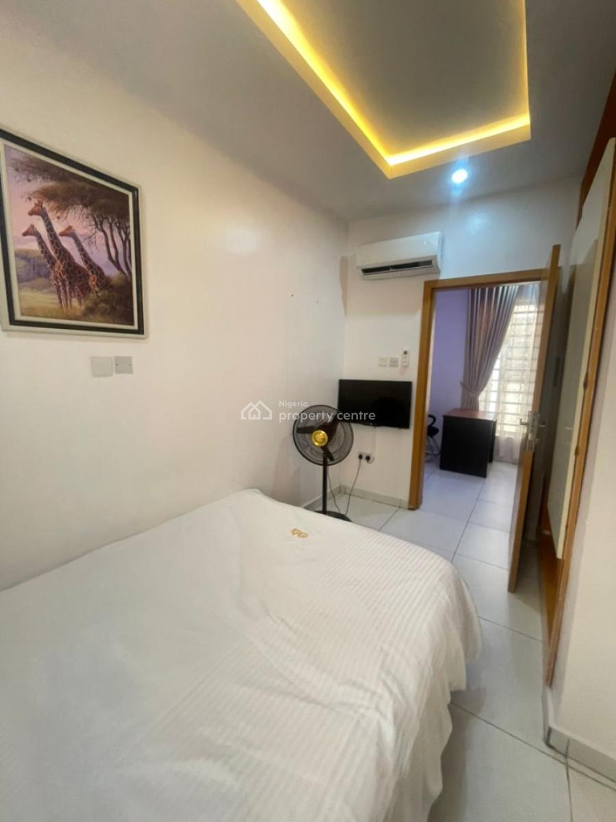 Beautiful 2 Bedroom Apartment, an Estate on Orchid Road, Lekki, Lagos, Flat / Apartment for Rent