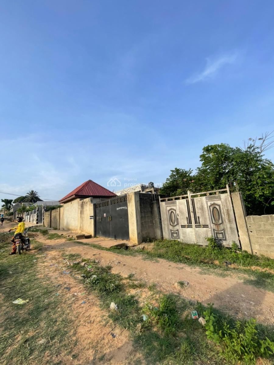 Full Plot of Land with a Structure of 2 Units of Mini Flats on It, Ikorodu, Lagos, Residential Land for Sale
