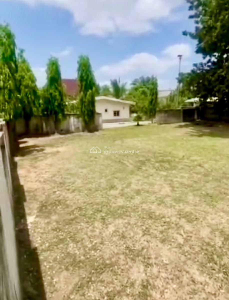 Distressed 1,600sqm at The Heart of Life-camp By Ministers House, Life Camp, Abuja, Residential Land for Sale