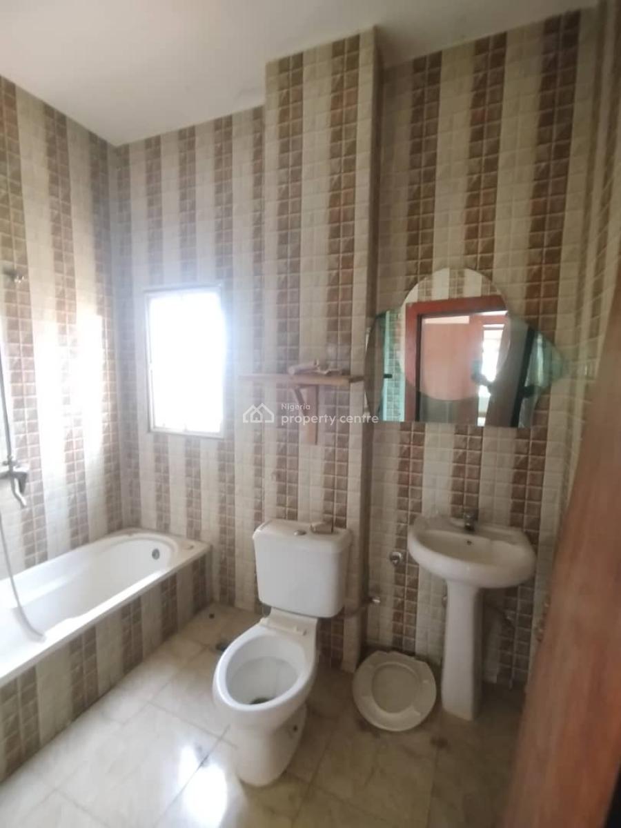 Well Standard 2 Bedroom Flat Tarred Road, Jahi, Abuja, Flat / Apartment for Rent
