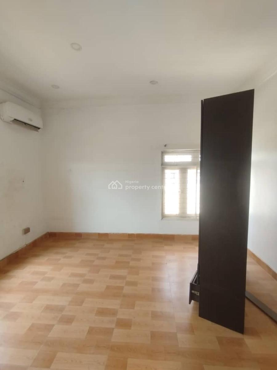 Well Standard 2 Bedroom Flat Tarred Road, Jahi, Abuja, Flat / Apartment for Rent