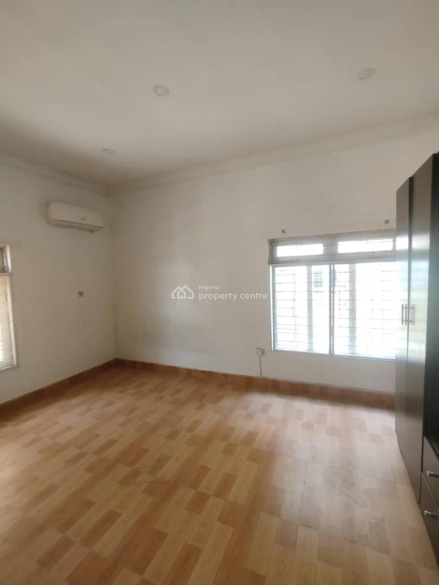 Well Standard 2 Bedroom Flat Tarred Road, Jahi, Abuja, Flat / Apartment for Rent