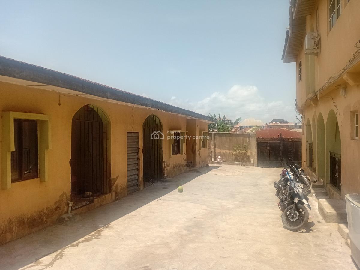 3 Bedroom Block of Flat, Saidiat Along Ilesa Garage, Osogbo, Osun, Block of Flats for Sale