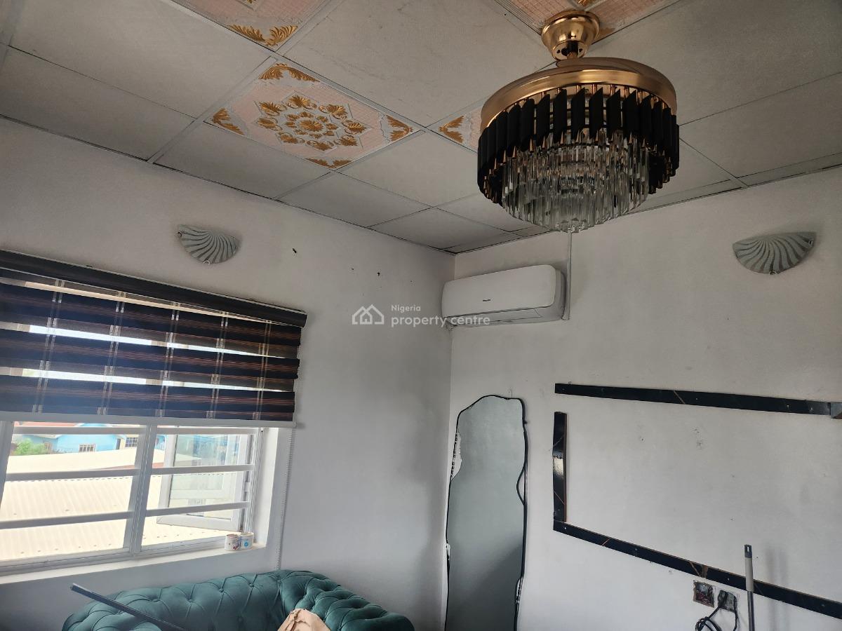 Mixed-use Strategic 6 Flats Near The Road, Adetokun Area Near Ologuneru Road Ibadan, Ologuneru, Ibadan, Oyo, House for Sale