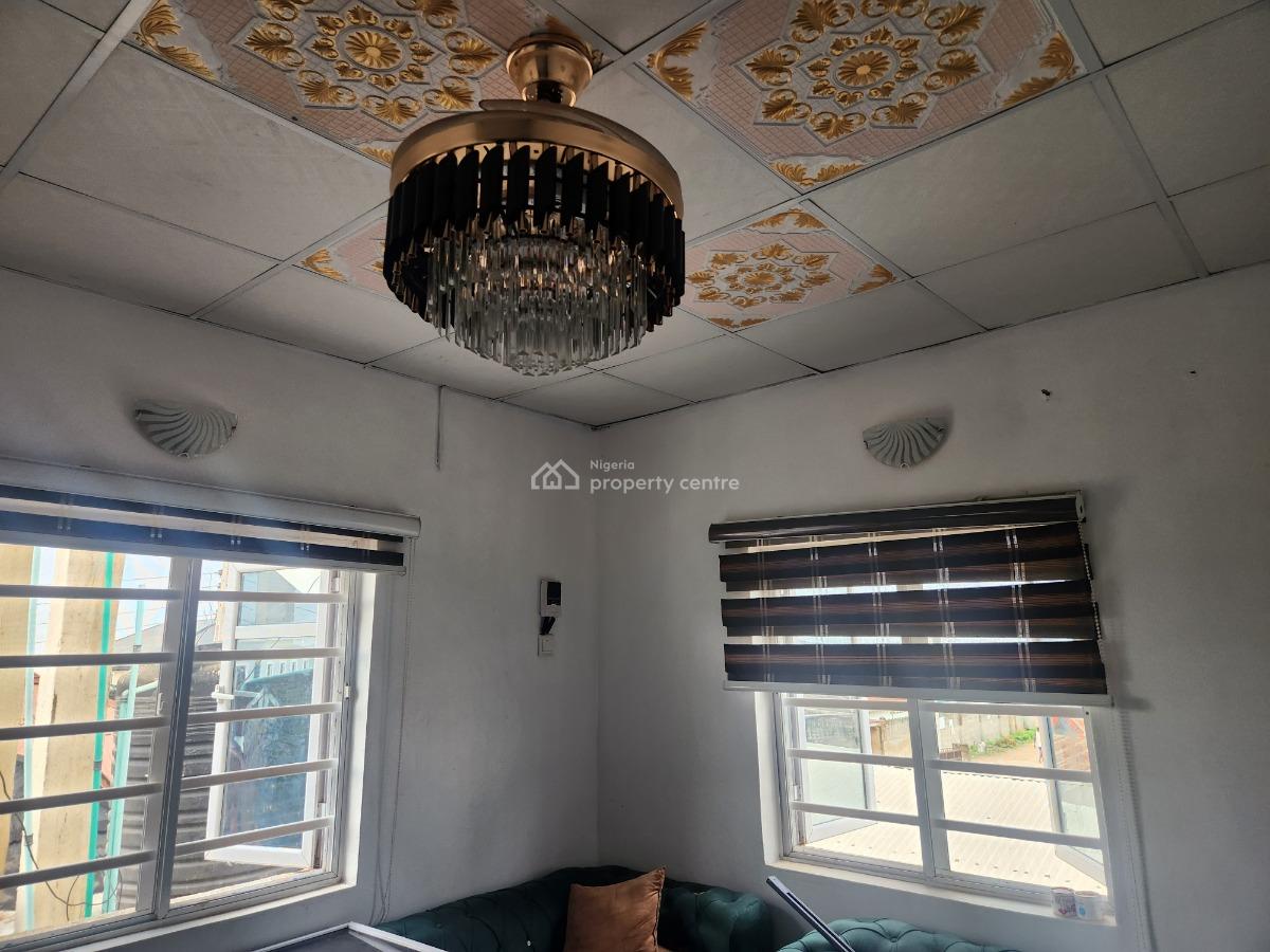 Mixed-use Strategic 6 Flats Near The Road, Adetokun Area Near Ologuneru Road Ibadan, Ologuneru, Ibadan, Oyo, House for Sale