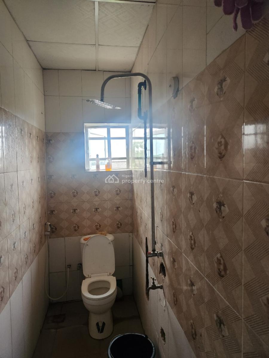 Mixed-use Strategic 6 Flats Near The Road, Adetokun Area Near Ologuneru Road Ibadan, Ologuneru, Ibadan, Oyo, House for Sale