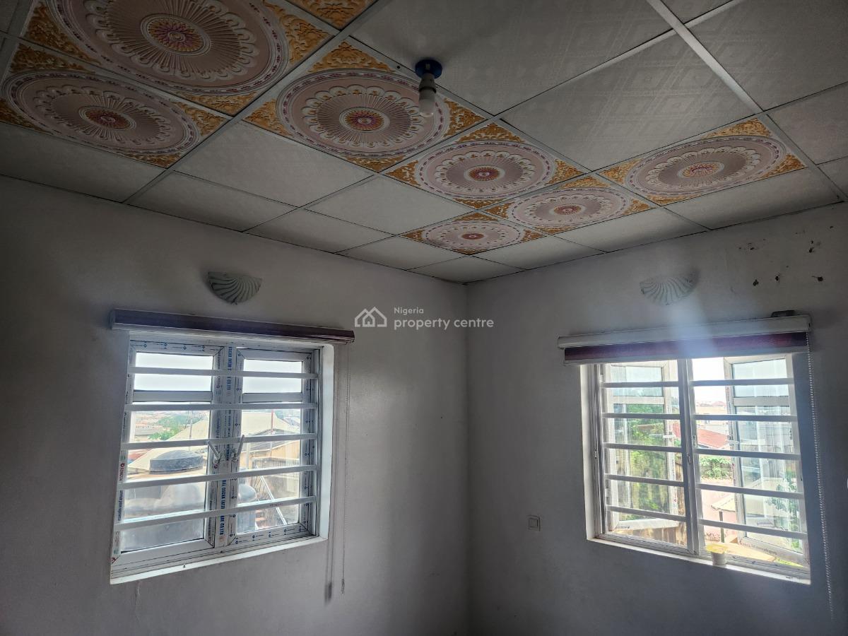 Mixed-use Strategic 6 Flats Near The Road, Adetokun Area Near Ologuneru Road Ibadan, Ologuneru, Ibadan, Oyo, House for Sale