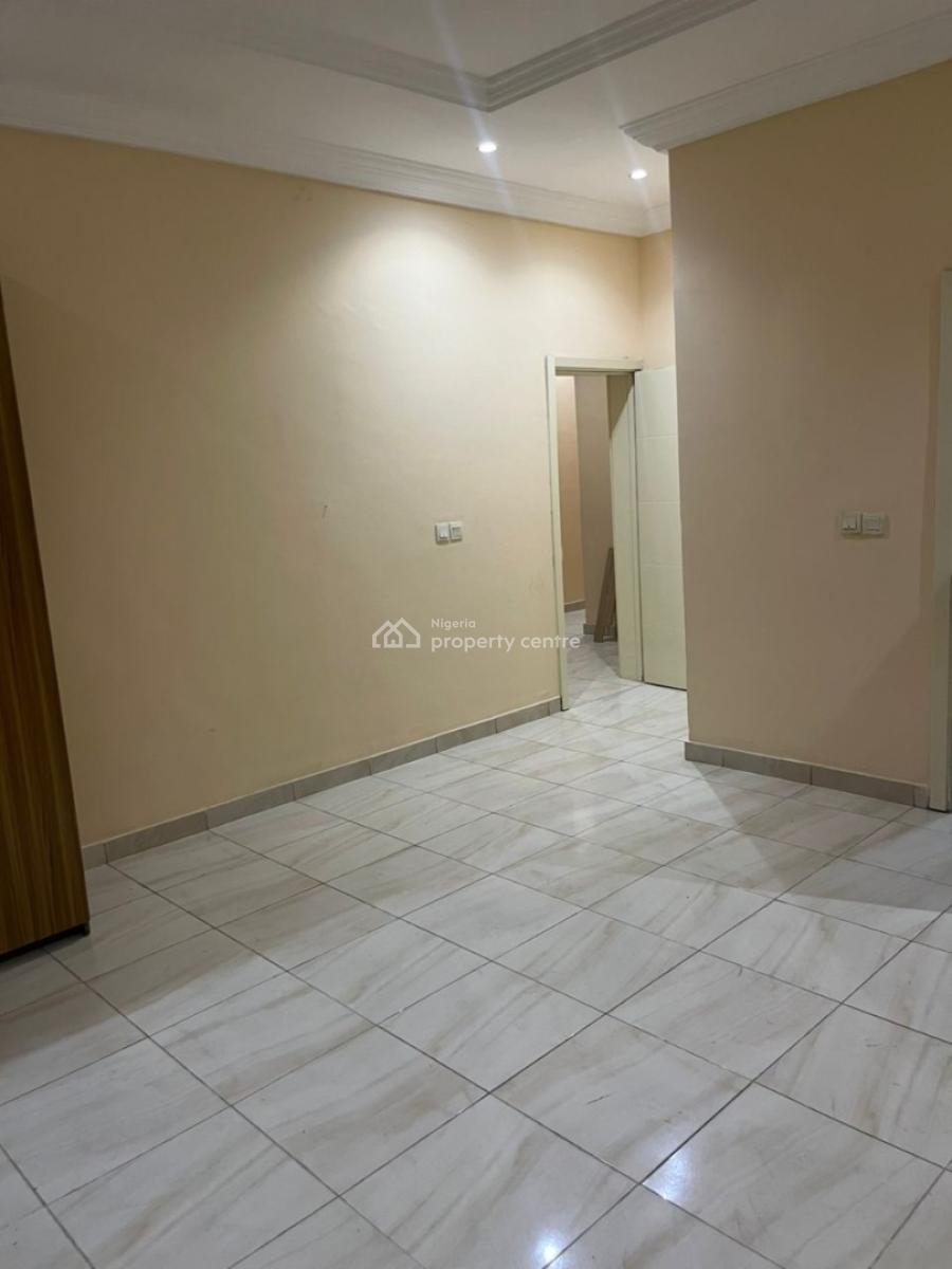 Spacious En-suite Semi Masters Bedroom in Chevron with Shared Luxury, Chevron Axis, Lekki, Lagos, Mini Flat (room and Parlour) for Rent