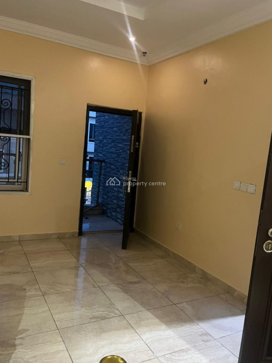 Spacious En-suite Semi Masters Bedroom in Chevron with Shared Luxury, Chevron Axis, Lekki, Lagos, Mini Flat (room and Parlour) for Rent