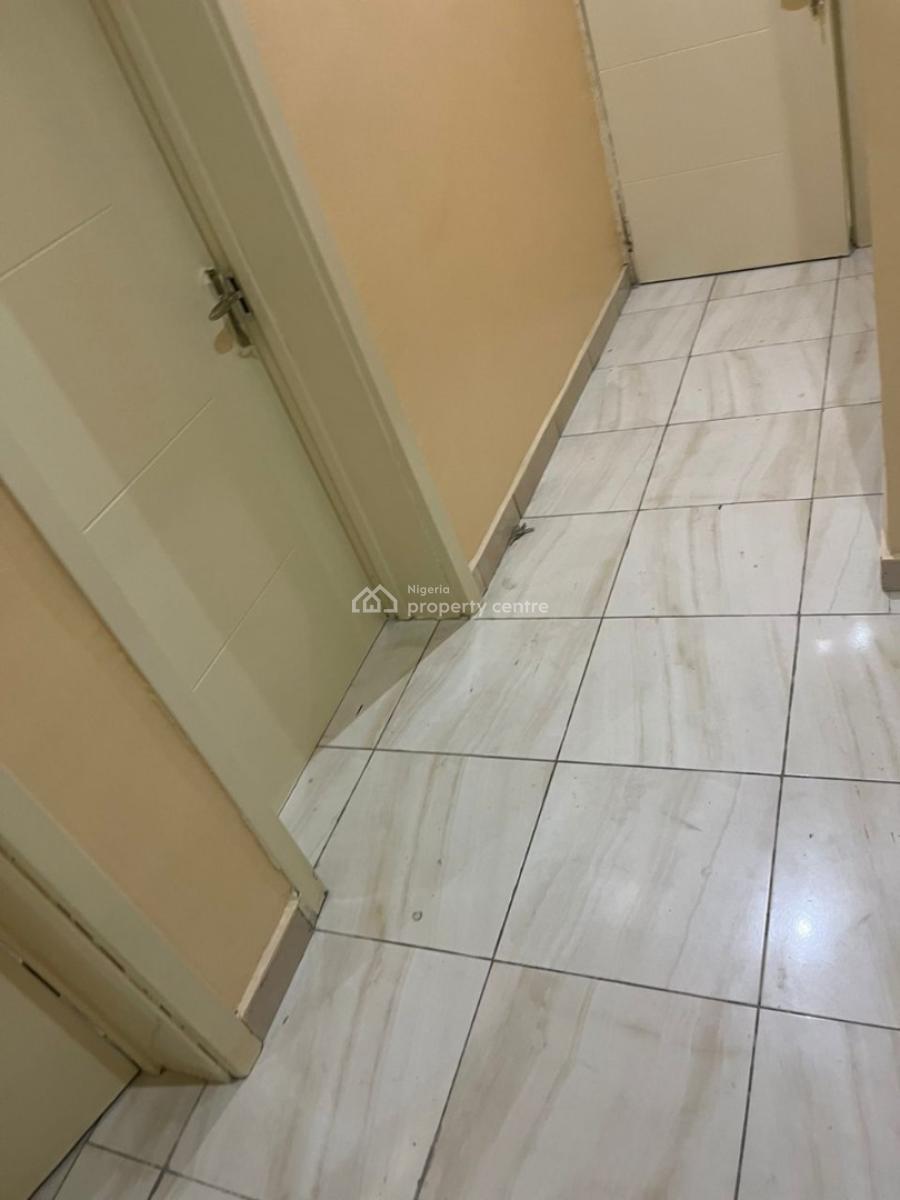 Spacious En-suite Semi Masters Bedroom in Chevron with Shared Luxury, Chevron Axis, Lekki, Lagos, Mini Flat (room and Parlour) for Rent