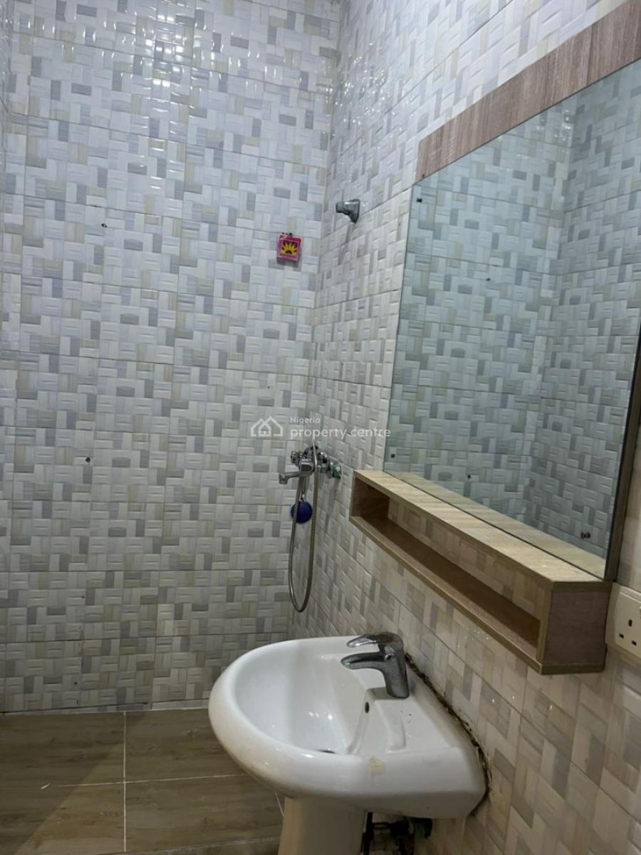 Spacious En-suite Semi Masters Bedroom in Chevron with Shared Luxury, Chevron Axis, Lekki, Lagos, Mini Flat (room and Parlour) for Rent