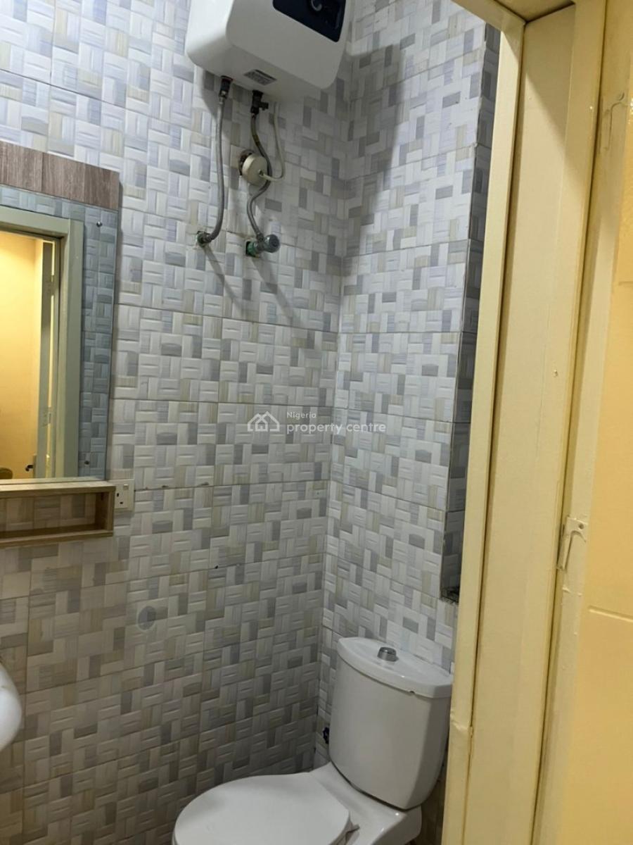 Spacious En-suite Semi Masters Bedroom in Chevron with Shared Luxury, Chevron Axis, Lekki, Lagos, Mini Flat (room and Parlour) for Rent
