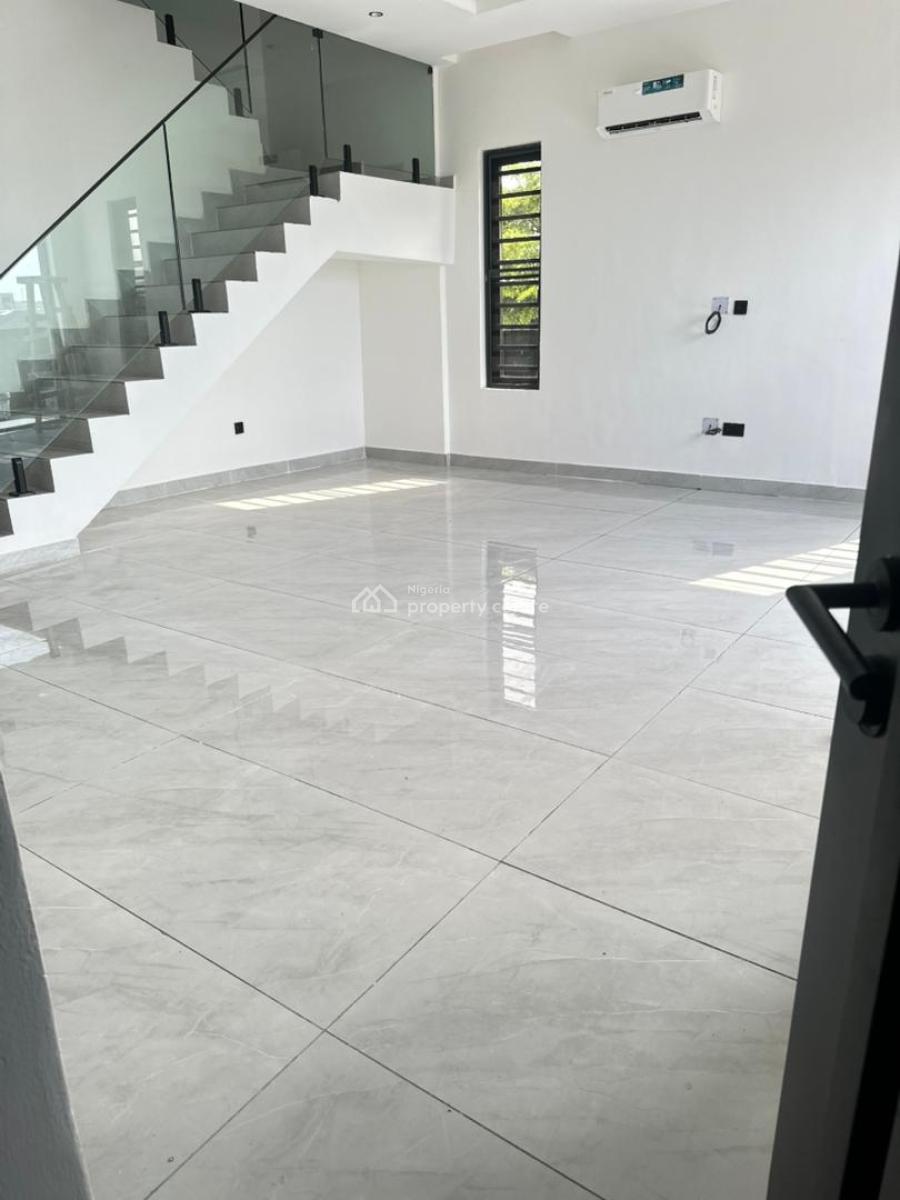 Well-finished 3 Bedroom Maisonette with Bq, Adebisi Ogunniyi Crescent, Lekki Phase 1, Lekki, Lagos, Flat / Apartment for Sale