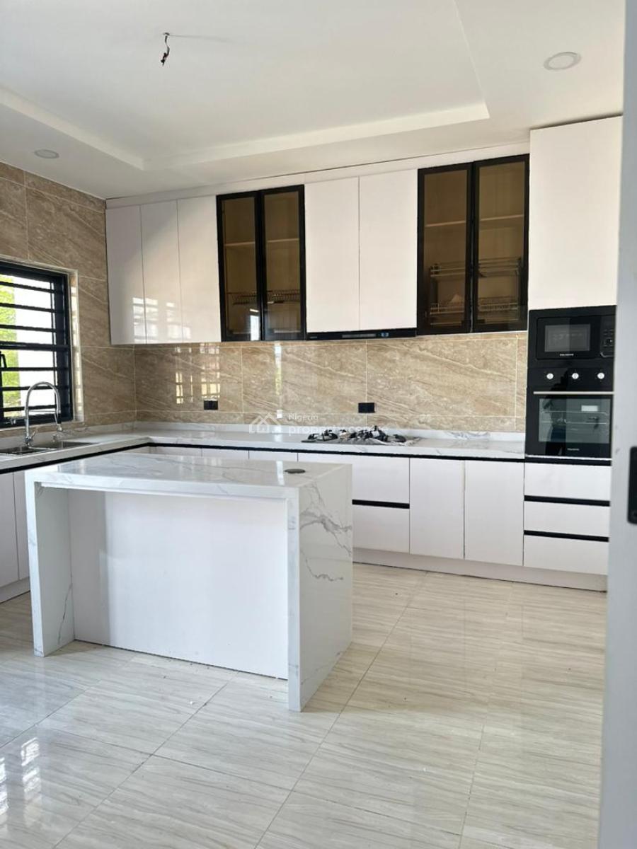 Well-finished 3 Bedroom Maisonette with Bq, Adebisi Ogunniyi Crescent, Lekki Phase 1, Lekki, Lagos, Flat / Apartment for Sale