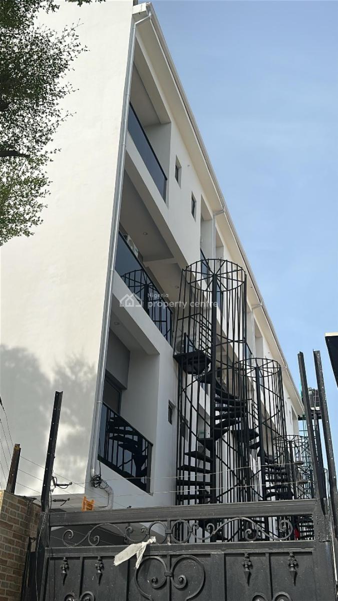 Well-finished 3 Bedroom Maisonette with Bq, Adebisi Ogunniyi Crescent, Lekki Phase 1, Lekki, Lagos, Flat / Apartment for Sale