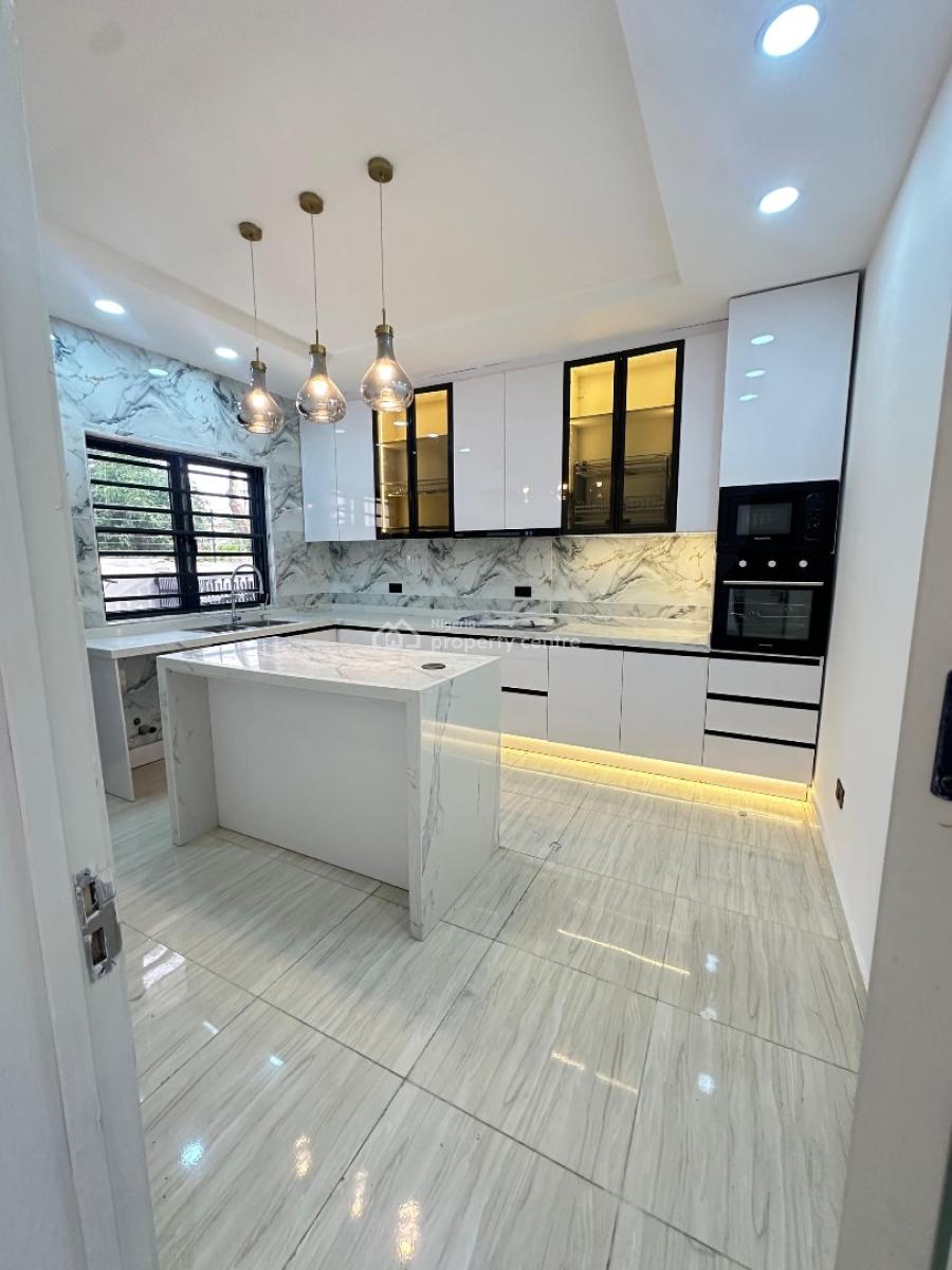Well-finished 3 Bedroom Maisonette with Bq, Adebisi Ogunniyi Crescent, Lekki Phase 1, Lekki, Lagos, Flat / Apartment for Sale