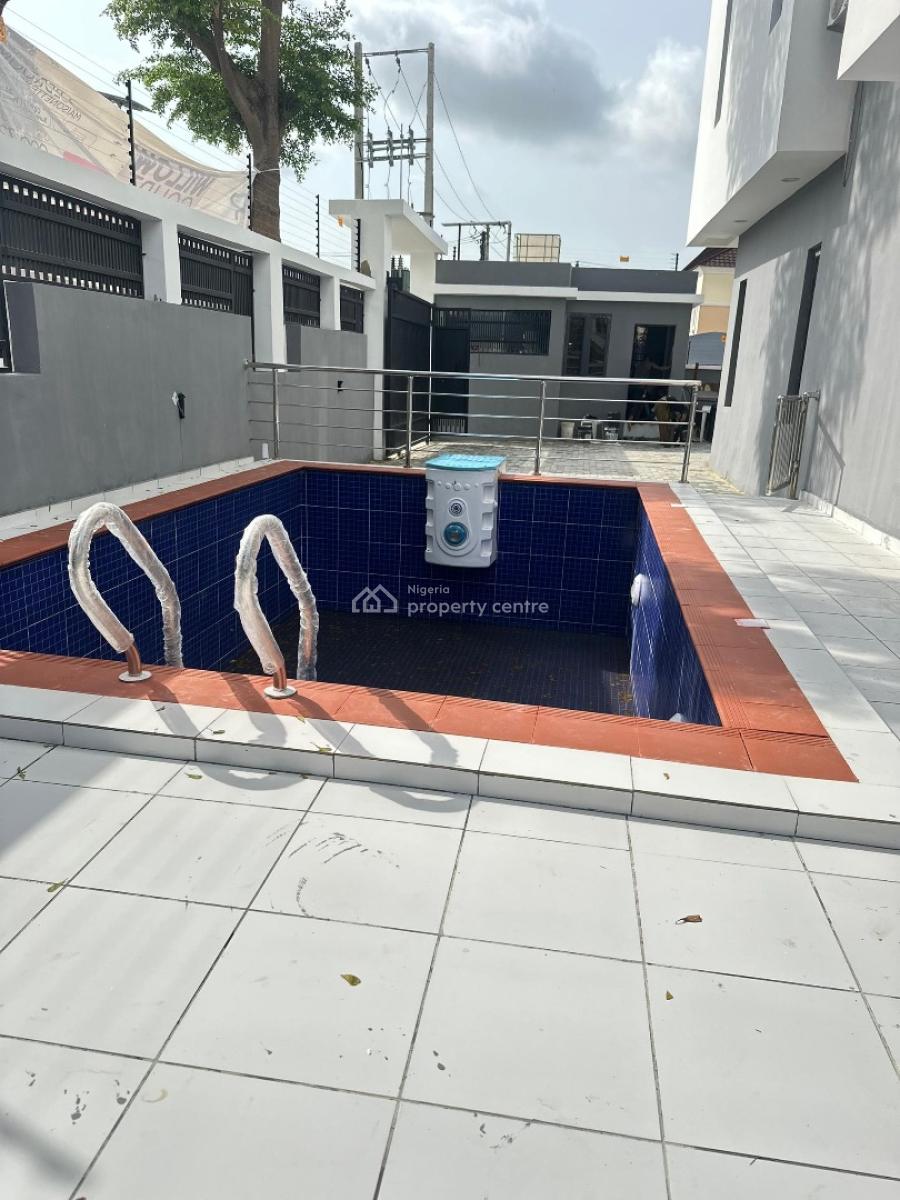 Well-finished 3 Bedroom Maisonette with Bq, Adebisi Ogunniyi Crescent, Lekki Phase 1, Lekki, Lagos, Flat / Apartment for Sale