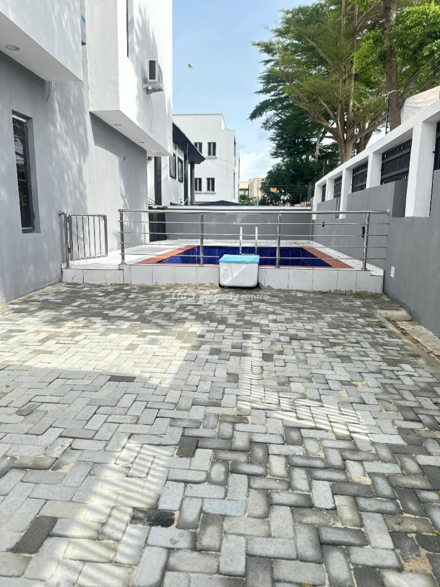 Well-finished 3 Bedroom Maisonette with Bq, Adebisi Ogunniyi Crescent, Lekki Phase 1, Lekki, Lagos, Flat / Apartment for Sale
