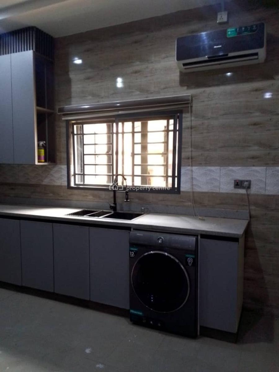 Experience Comfort and Elegance in This Spacious 4-bedroom Duplex Desi, Asokoro District, Abuja, Detached Duplex for Rent