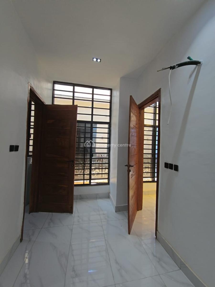 2 Bedroom Pent House for in Conservation Drive, Chevron Lekki, Lekki Conservation Drive, Lekki, Lagos, Flat / Apartment for Sale