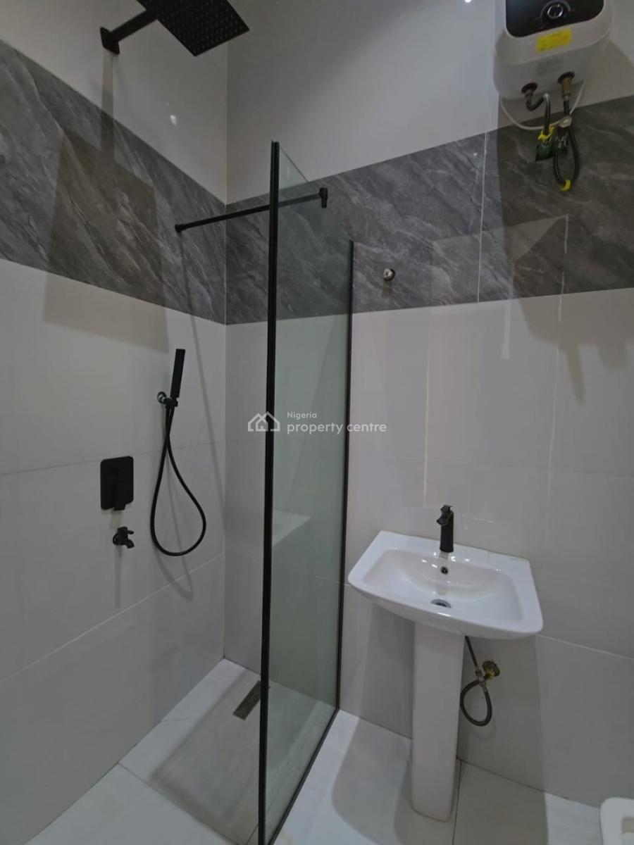 2 Bedroom Pent House for in Conservation Drive, Chevron Lekki, Lekki Conservation Drive, Lekki, Lagos, Flat / Apartment for Sale