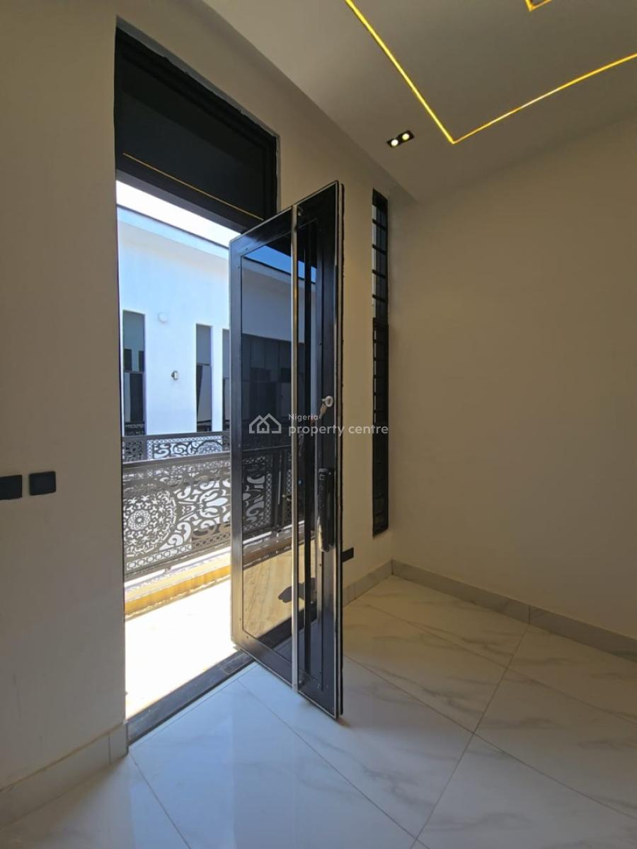2 Bedroom Pent House for in Conservation Drive, Chevron Lekki, Lekki Conservation Drive, Lekki, Lagos, Flat / Apartment for Sale