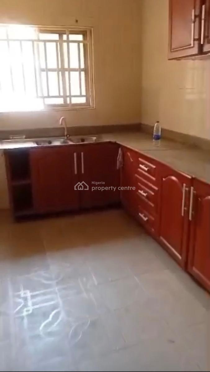 a  Well Maintained 3 Bedroom Flat with Spacious Kitchen, Adeniyi Jones, Ikeja, Lagos, Flat / Apartment for Rent