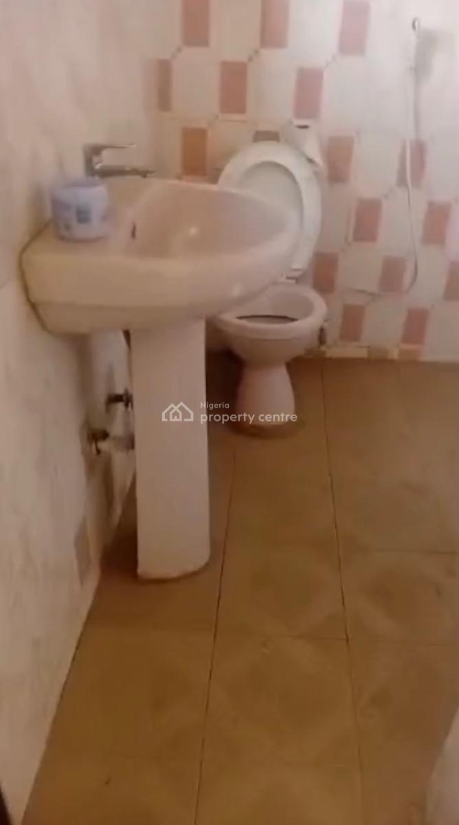 a  Well Maintained 3 Bedroom Flat with Spacious Kitchen, Adeniyi Jones, Ikeja, Lagos, Flat / Apartment for Rent