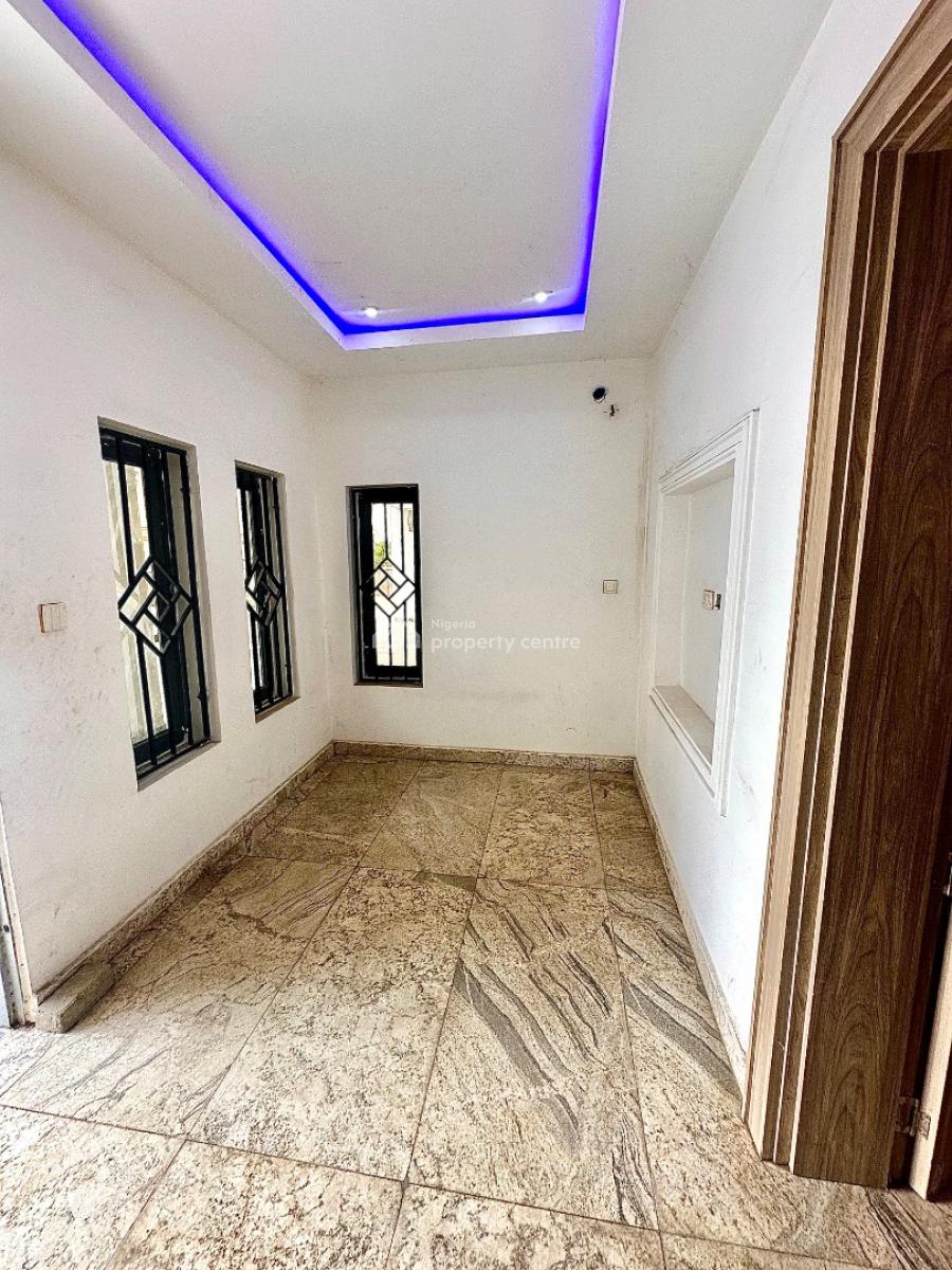 5-bed Duplex @ Wuye  Massive Compound Luxury Finishing, Wuye District, Wuye, Abuja, Semi-detached Duplex for Rent