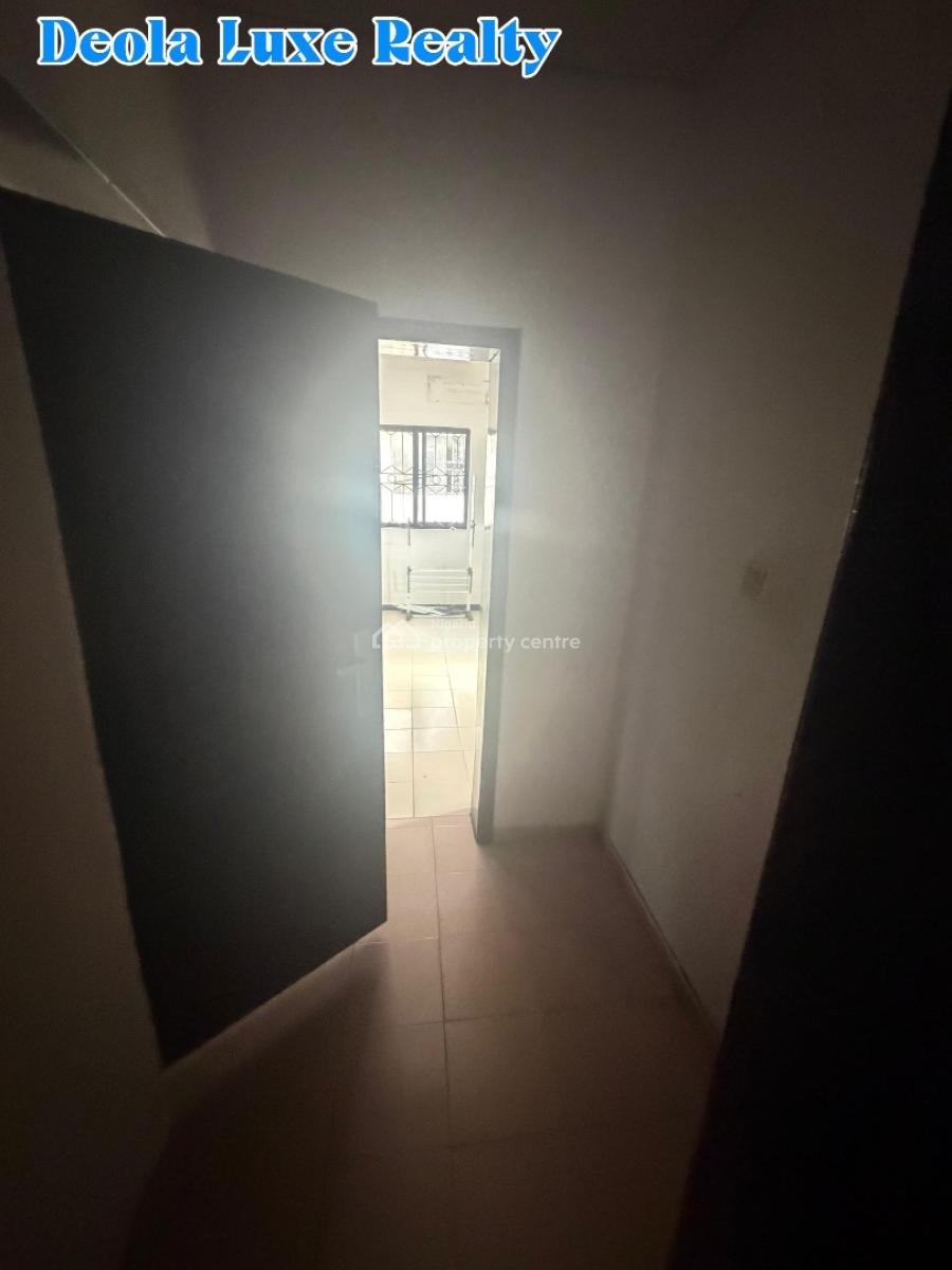 a Nice and Spacious 1 Bedrooms Apartment, Lekki Phase 1, Lekki, Lagos, Flat / Apartment for Rent
