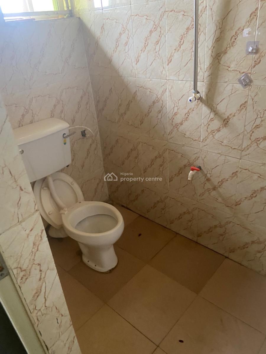 a Clean and Spacious 2 Bedroom Apartment, Bamigbelu Estate Along Lucky Fiber Road , Ikorodu , Lagos, Ikorodu, Lagos, Flat / Apartment for Rent