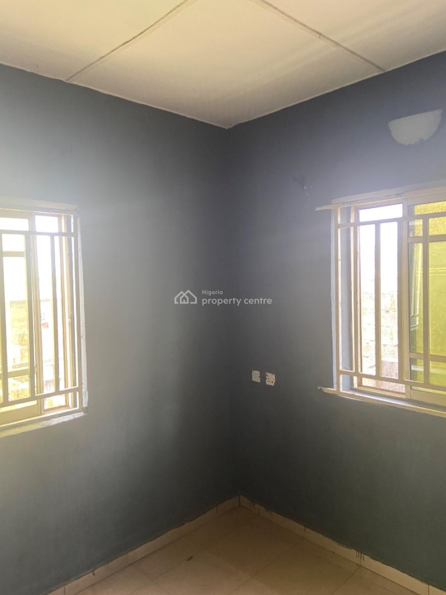 a Clean and Spacious 2 Bedroom Apartment, Bamigbelu Estate Along Lucky Fiber Road , Ikorodu , Lagos, Ikorodu, Lagos, Flat / Apartment for Rent