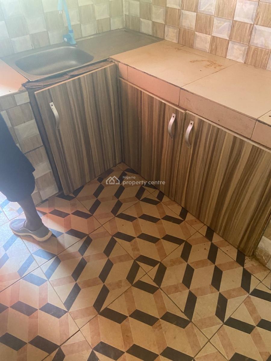 a Clean and Spacious 2 Bedroom Apartment, Bamigbelu Estate Along Lucky Fiber Road , Ikorodu , Lagos, Ikorodu, Lagos, Flat / Apartment for Rent