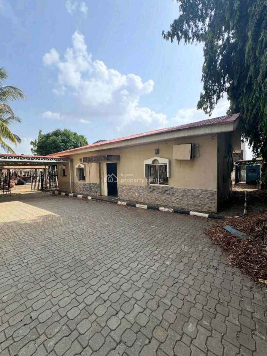 Spacious 5bedrooms Detached Duplex. 2rooms Guest Chalet 2 Rooms Boys Q, Maitama District, Abuja, House for Rent