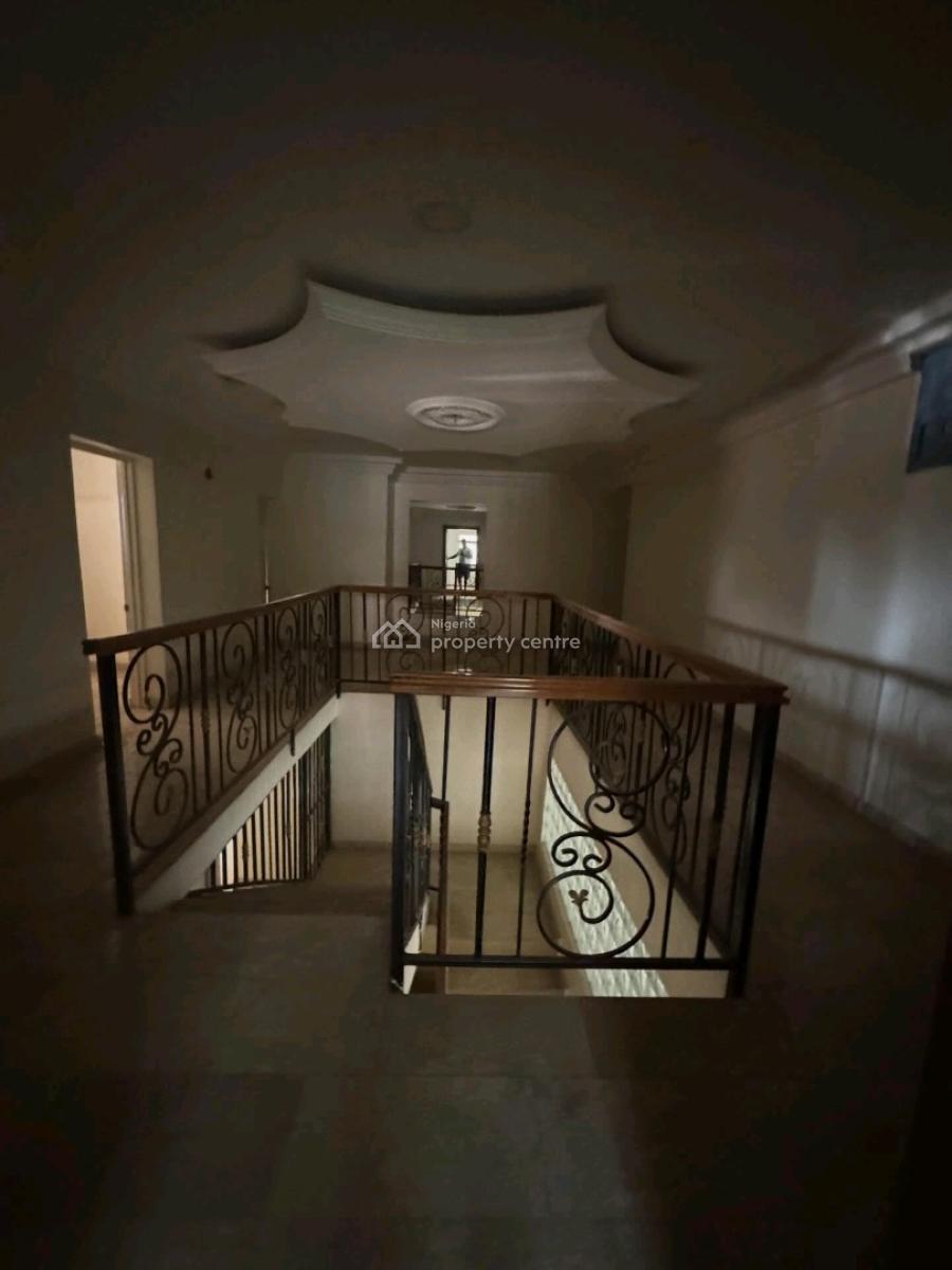 Spacious 5bedrooms Detached Duplex. 2rooms Guest Chalet 2 Rooms Boys Q, Maitama District, Abuja, House for Rent
