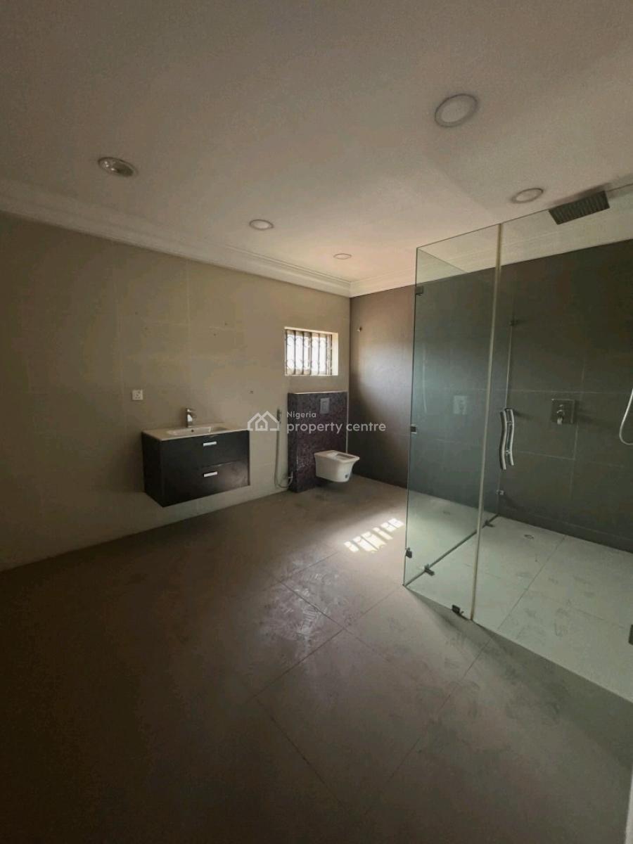 Spacious 5bedrooms Detached Duplex. 2rooms Guest Chalet 2 Rooms Boys Q, Maitama District, Abuja, House for Rent