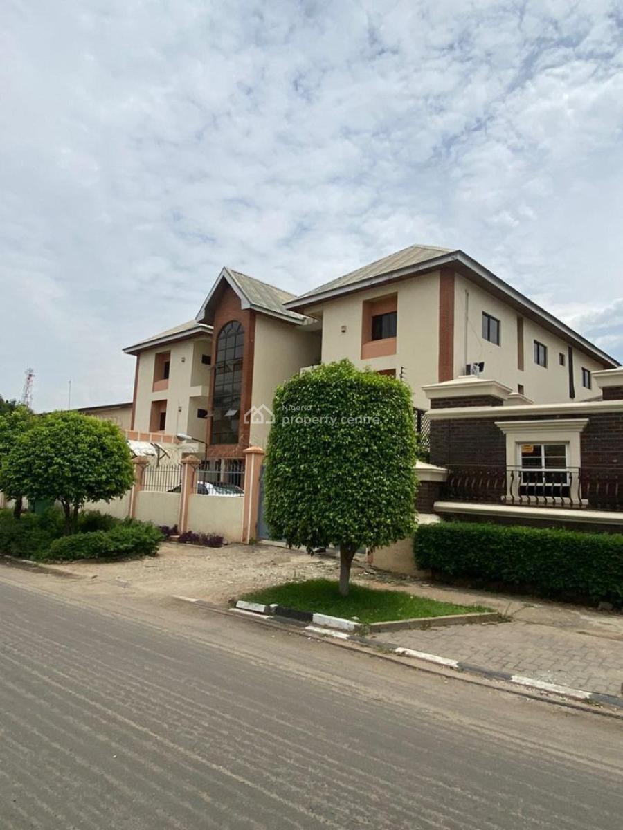 a Well Maintained 6units of 3bedroom, Usuma Street Maitama, Maitama District, Abuja, House for Rent
