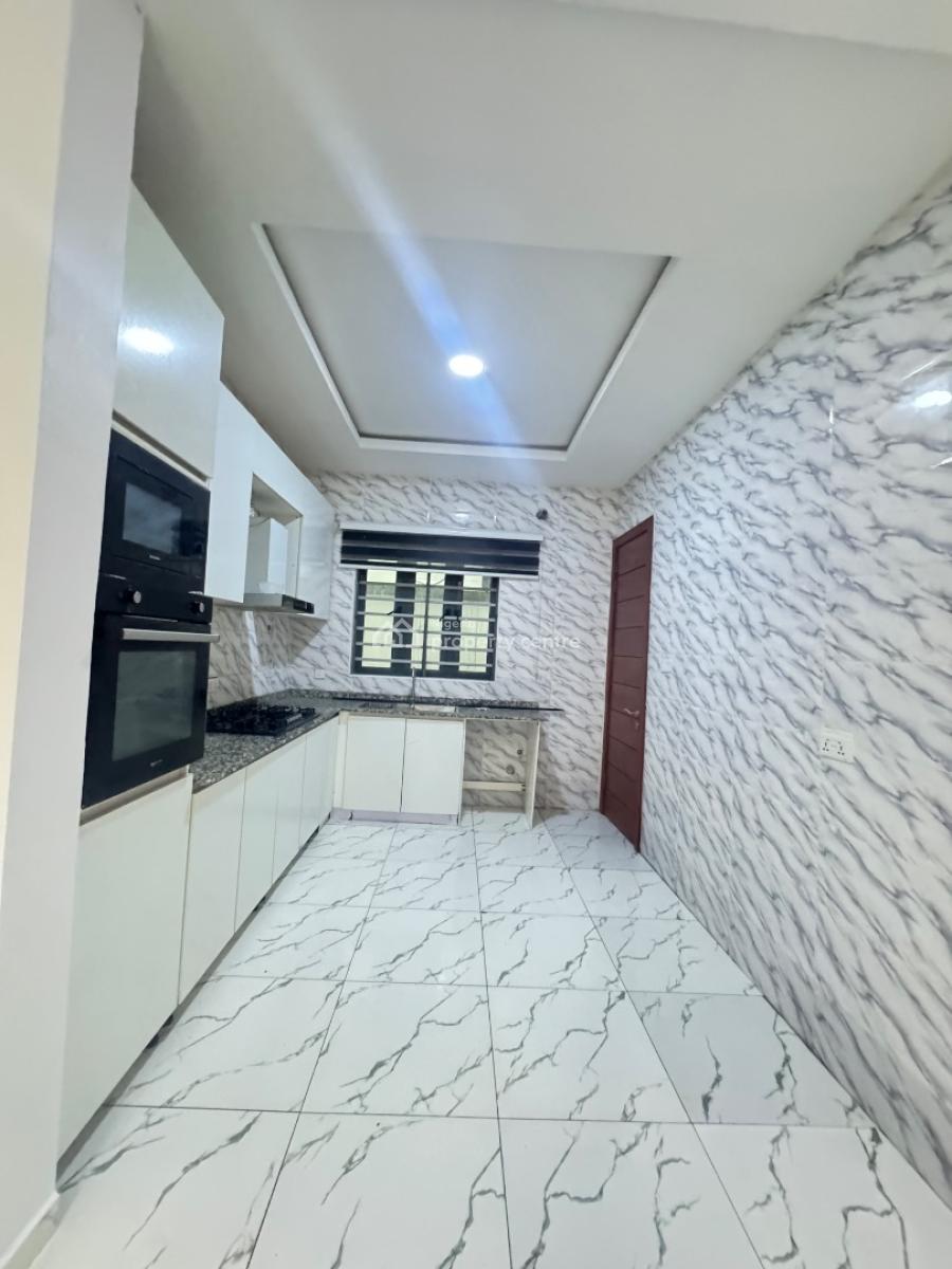 Nice 2bed Apartment Very Spacious  Gud Light This Apartment Is Nice, Orchid Road Lekki Before Round About, Lekki, Lagos, House for Rent