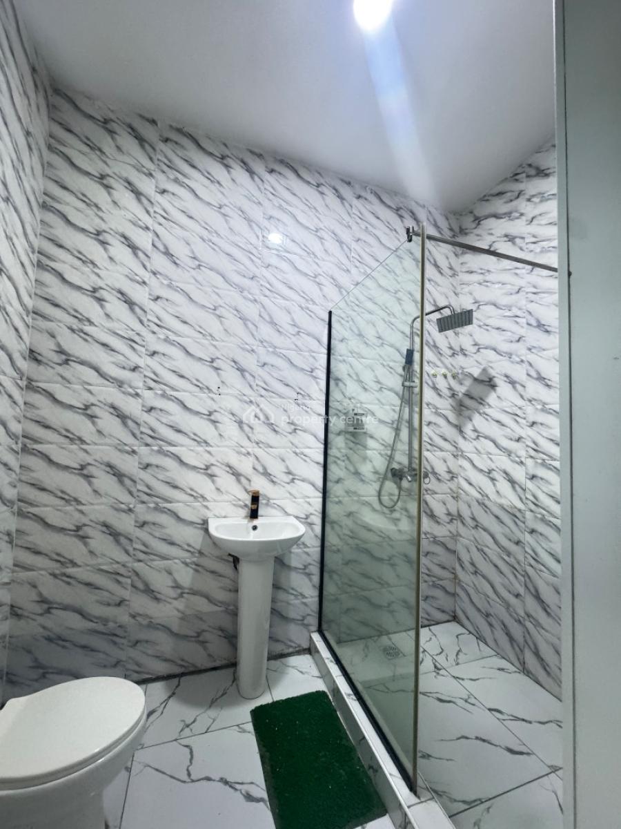 Nice 2bed Apartment Very Spacious  Gud Light This Apartment Is Nice, Orchid Road Lekki Before Round About, Lekki, Lagos, House for Rent