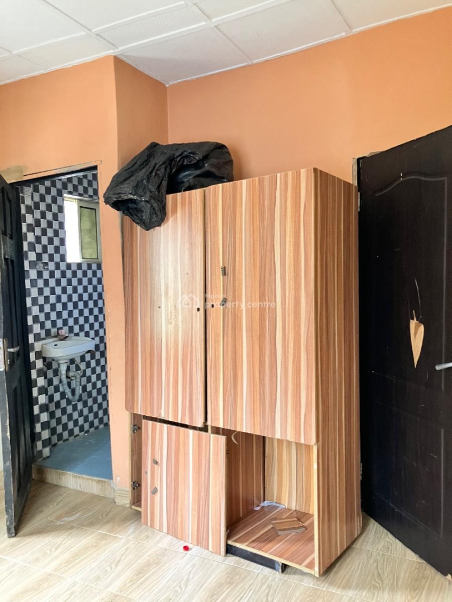 Clean 2 Bedroom Upstairs Flat All Room Ensuite with Visitors Toilet, Nice Secured Area Olusosun Oregun Ikeja, Oregun, Ikeja, Lagos, Flat / Apartment for Rent
