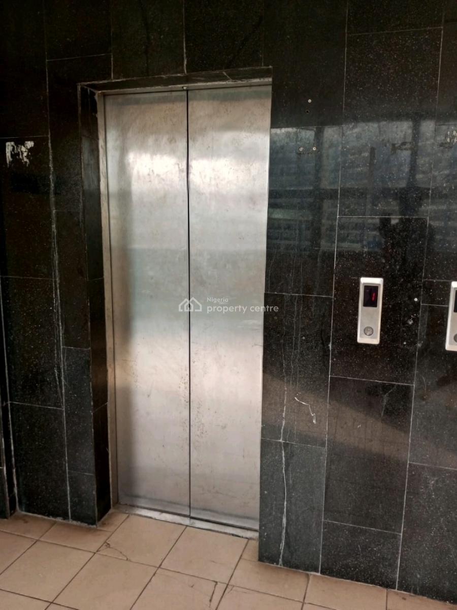 This Is a Lovely 2 Bedroom Apartment in a 4th Floor, Victoria Island (vi), Lagos, Flat / Apartment for Rent