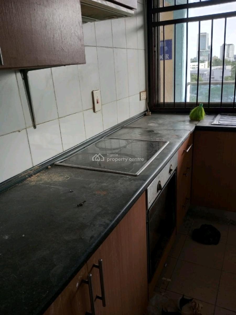 This Is a Lovely 2 Bedroom Apartment in a 4th Floor, Victoria Island (vi), Lagos, Flat / Apartment for Rent