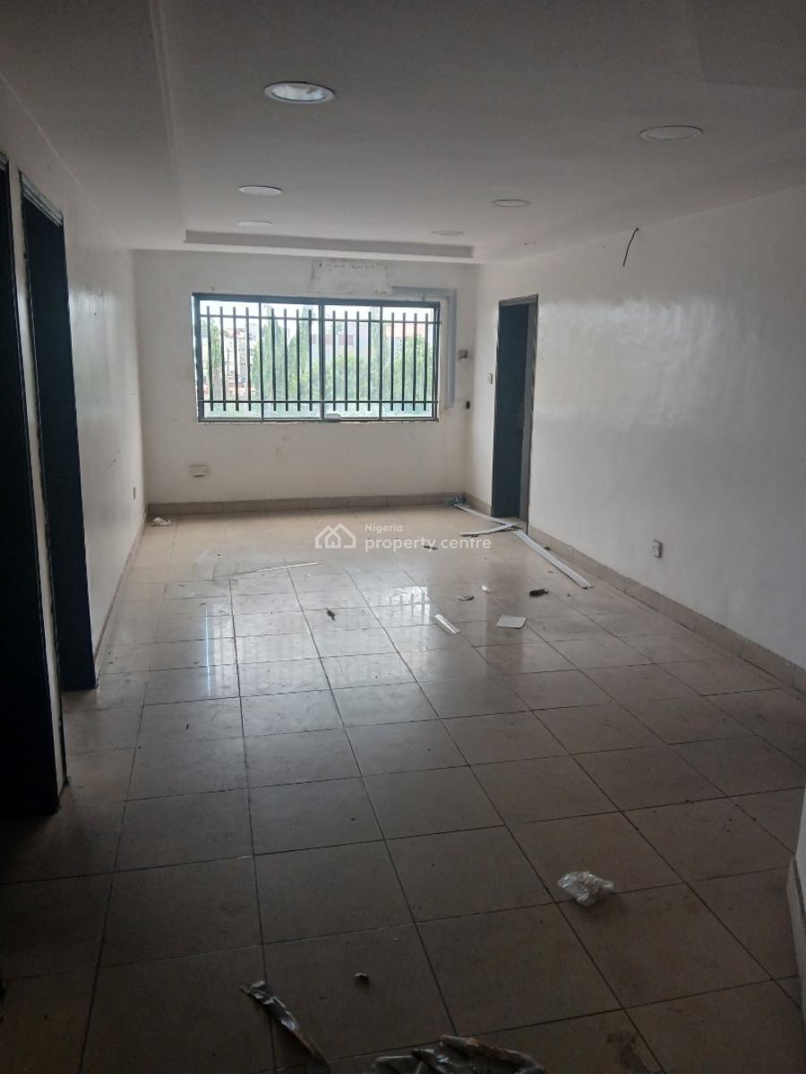 5 Bedrooms Flat Office Space Upstairs, Off General Hospital Road, Gbagada, Lagos, Office Space for Rent