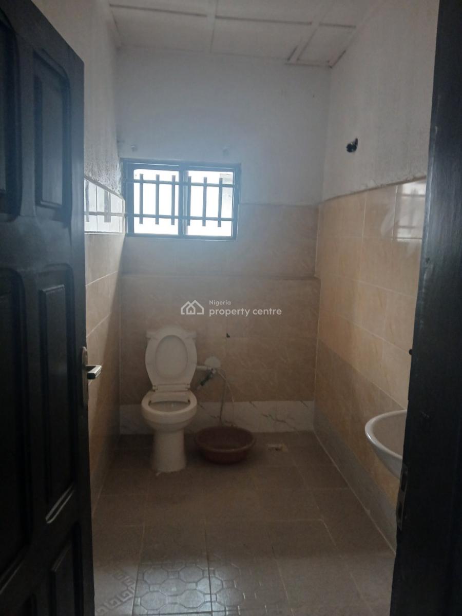 5 Bedrooms Flat Office Space Upstairs, Off General Hospital Road, Gbagada, Lagos, Office Space for Rent