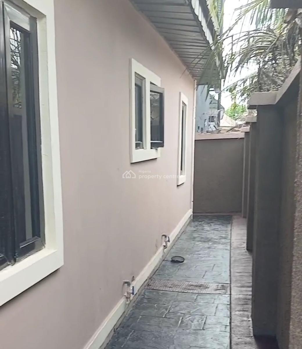New 3flats of 2bedrooms Each All Ensuit on a 50ft By 100ft Land, Ogunwenyin Road, Ugbor Central Gra, Benin, Oredo, Edo, Block of Flats for Sale