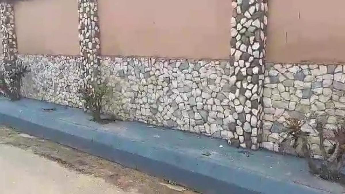 6bedrooms Duplex with Bq 100ft By 100ft Land, Adesuwa Road, Off Aideyan Road Gra, Benin, Oredo, Edo, Detached Duplex for Sale