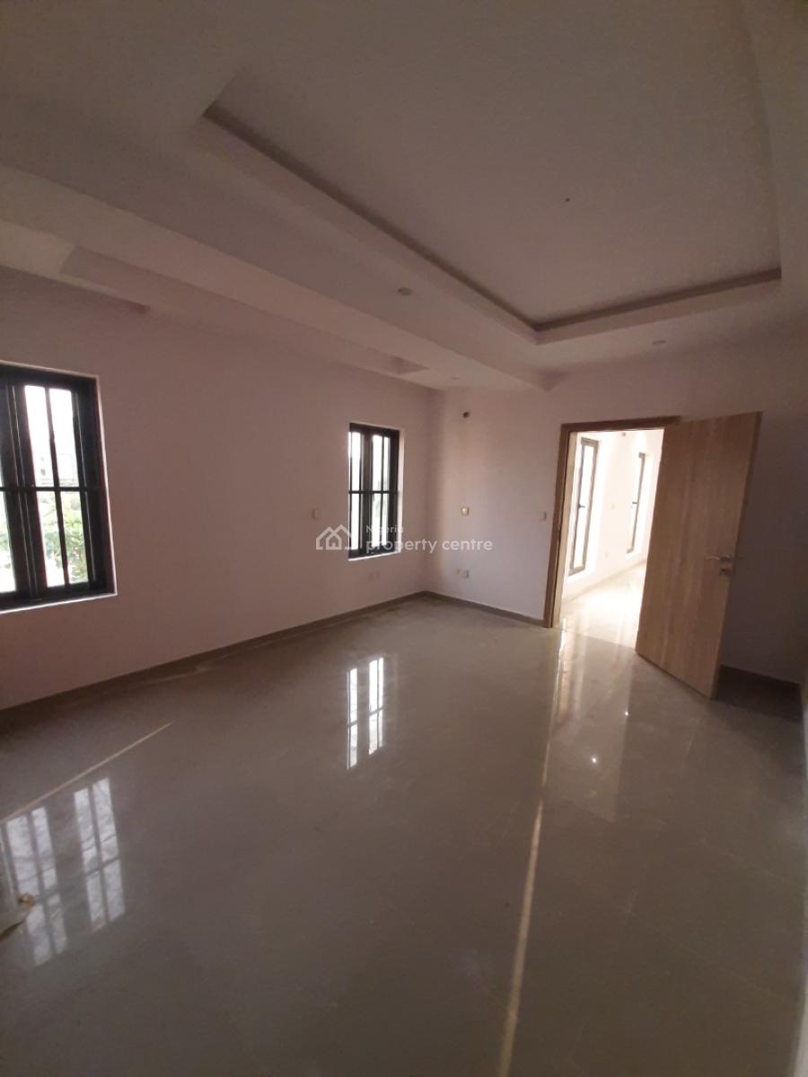 3 Bedroom En-suite Maisonette with an Enclosed Fitted Kitchen, Cooker,, Lekki Phase 1, Lekki, Lagos, Flat / Apartment for Rent