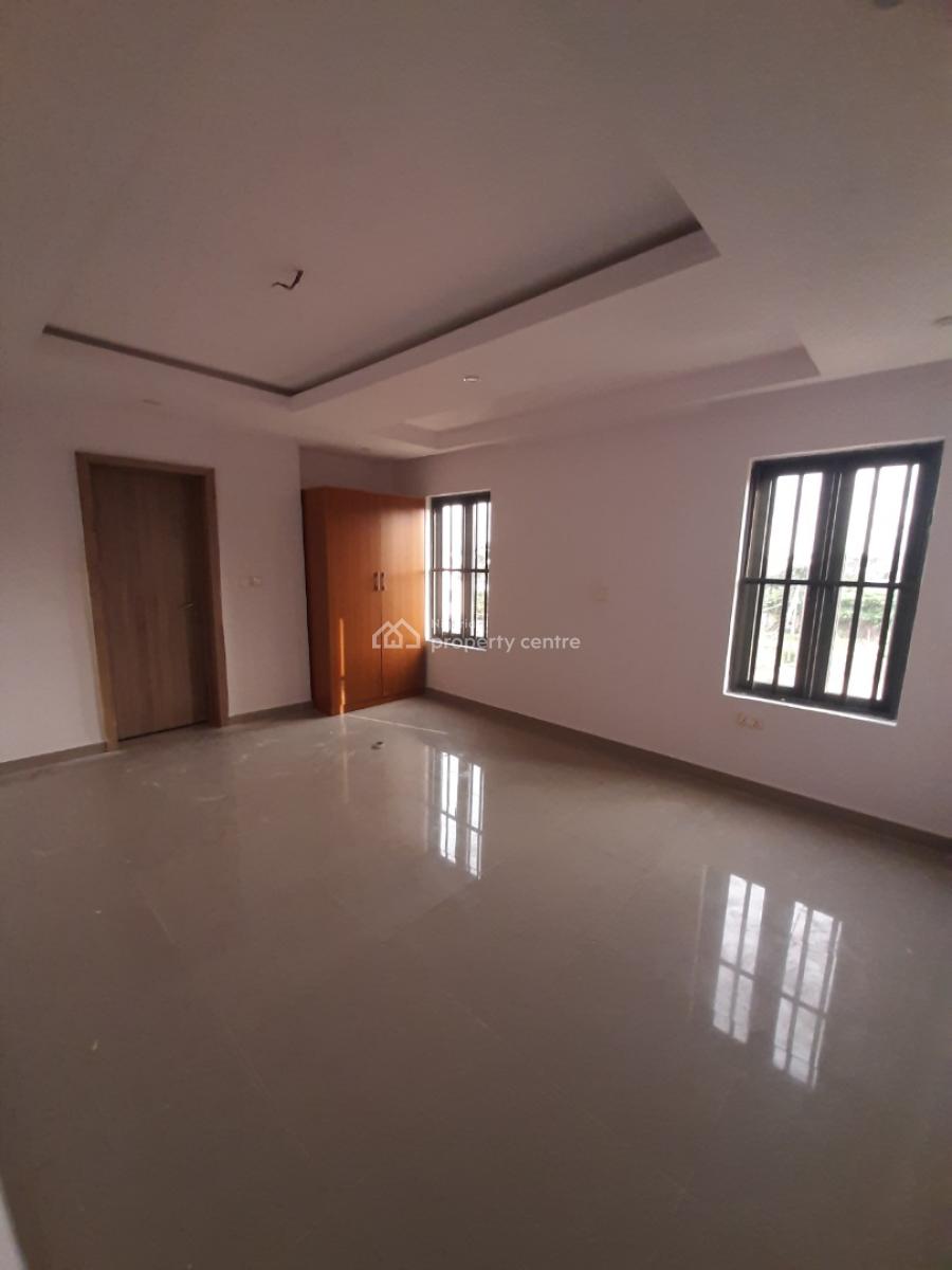 3 Bedroom En-suite Maisonette with an Enclosed Fitted Kitchen, Cooker,, Lekki Phase 1, Lekki, Lagos, Flat / Apartment for Rent