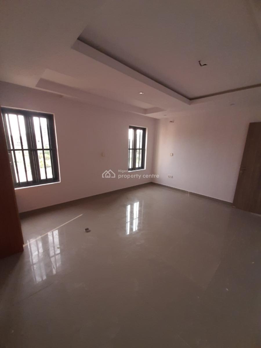 3 Bedroom En-suite Maisonette with an Enclosed Fitted Kitchen, Cooker,, Lekki Phase 1, Lekki, Lagos, Flat / Apartment for Rent