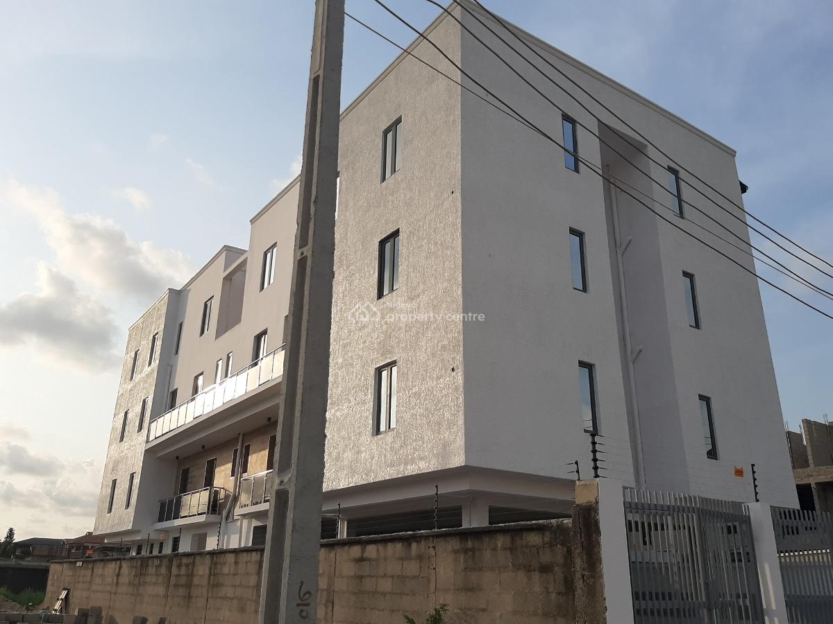 3 Bedroom En-suite Maisonette with an Enclosed Fitted Kitchen, Cooker,, Lekki Phase 1, Lekki, Lagos, Flat / Apartment for Rent